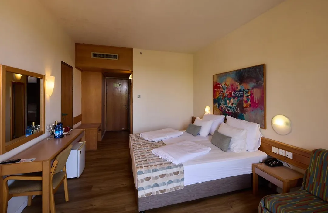 Shefayim Kibbutz Hotel-1